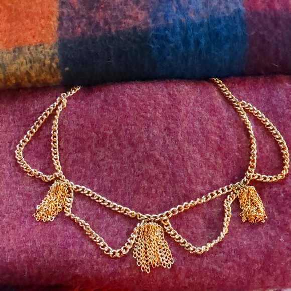 Source Unknown Accessories - Vintage necklace/belt goldtone metal with hook closure. Very boho inspired